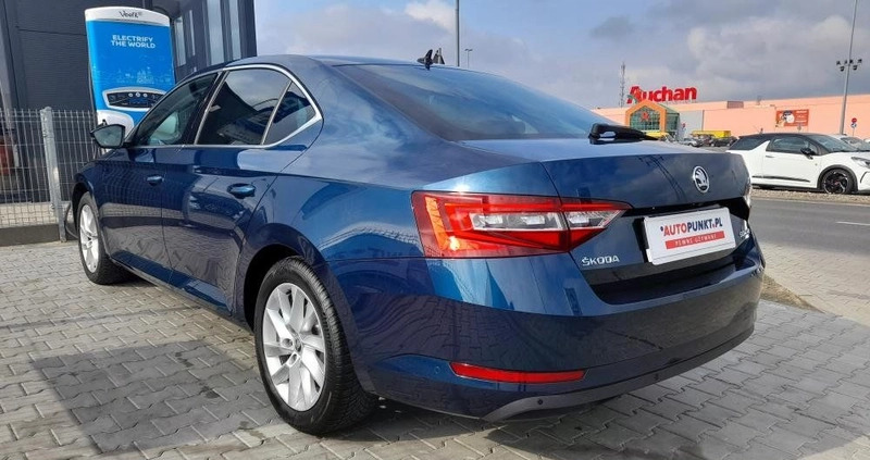 Skoda Superb cena 89900 przebieg: 106299, rok produkcji 2019 z Nekla małe 352